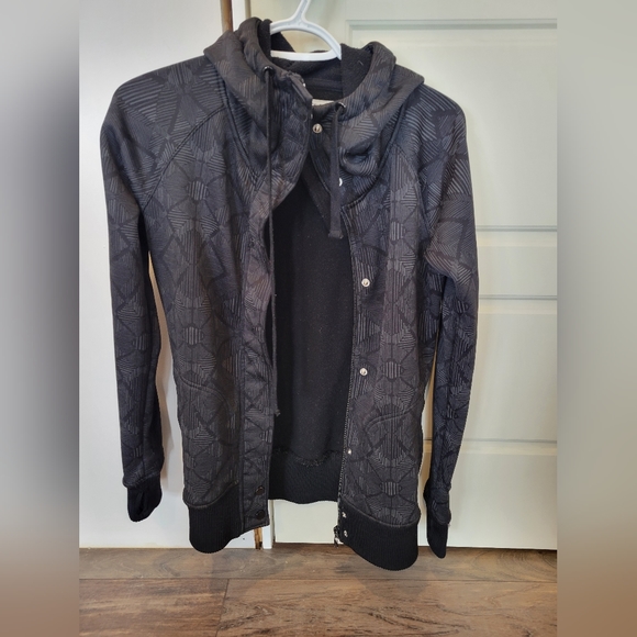 Billabong Zip up jacket. Size Medium. - Picture 2 of 3